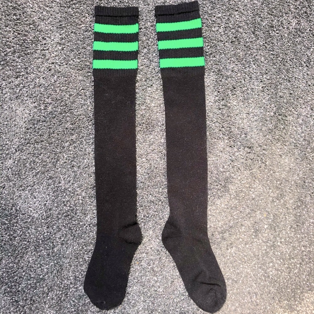 Hot Topic Athletic Thigh High Socks 💚